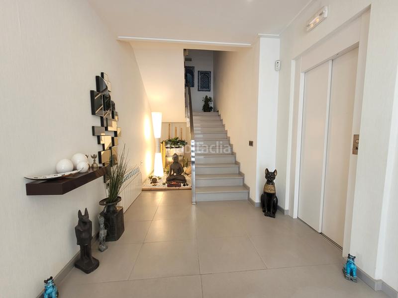 Foto d0fdc912-4ef4-43d4-ae47-dd7dc48803b3. House with fireplace heating parking pool in Monserrat