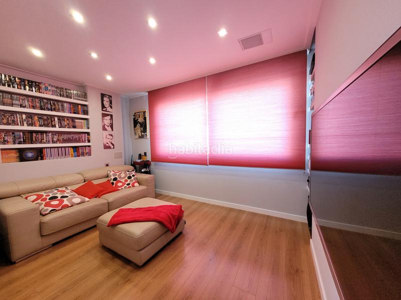 Foto e1206fd3-7384-49b5-adf9-0492ae276790. House with fireplace heating parking pool in Monserrat