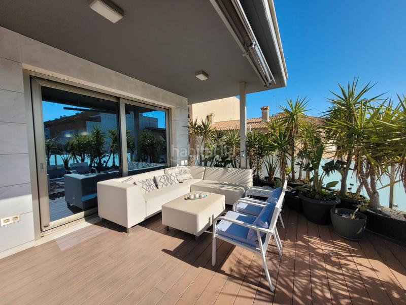 Foto e363c8dc-3548-45de-86d7-47a61e2c9275. House with fireplace heating parking pool in Monserrat