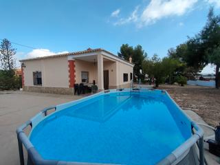 Chalet in Monserrat