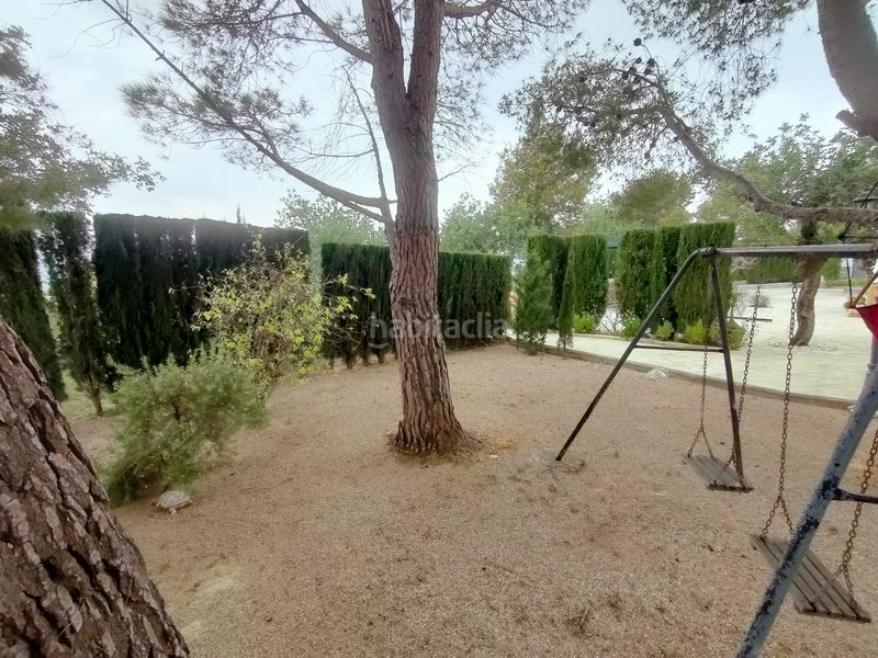 Foto a6c250c8-7cc7-46ef-9057-0e950a3d6684. Chalet with fireplace parking pool in Montroi / Montroy