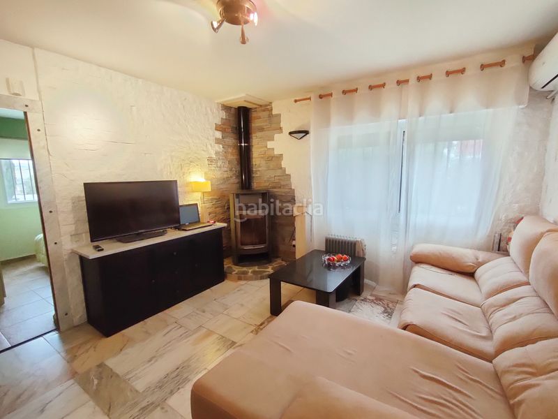 Foto aae95aa6-56d1-4868-b7f8-993d1a09a3e4. Chalet with fireplace parking pool in Montroi / Montroy