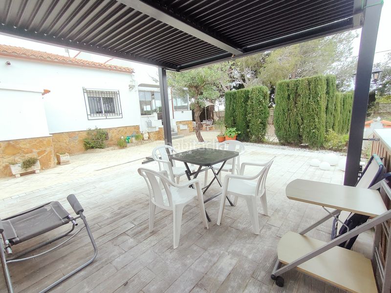 Foto bde86146-181d-4e5d-b36f-2522294407dc. Chalet with fireplace parking pool in Montroi / Montroy