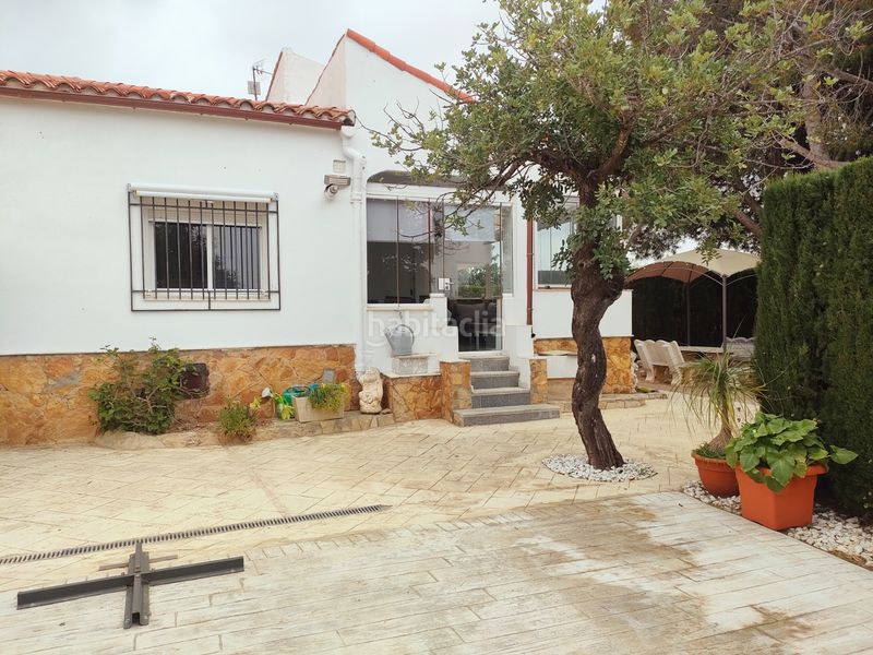 Foto c59def9a-1555-463e-88e2-d757066a7ed7. Chalet with fireplace parking pool in Montroi / Montroy