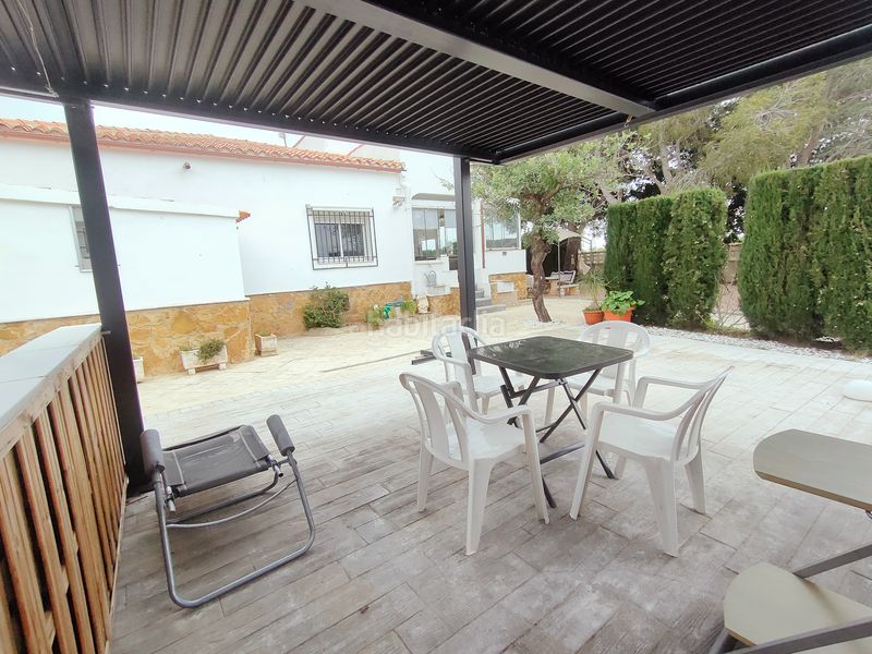 Foto e38648ae-8d51-4502-9bbd-37664188d13f. Chalet with fireplace parking pool in Montroi / Montroy