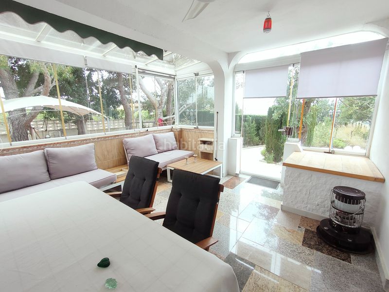 Foto f7b7c4b7-8e9b-48ad-8993-fd05fbd16a25. Chalet with fireplace parking pool in Montroi / Montroy