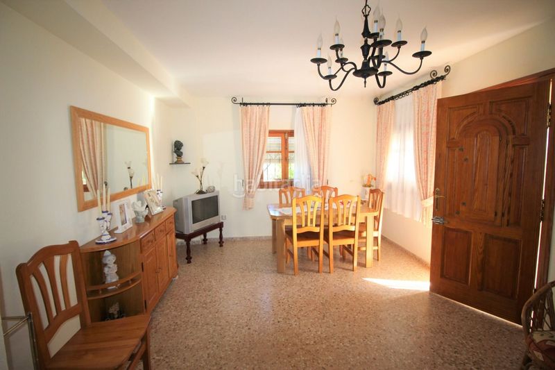 Foto 1b8f7892-9578-4ebd-a969-3807f49d5cef. Xalet amb xemeneia aparcament piscina a Centro Chiva