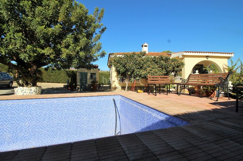 Foto ac0998fd-0c36-4b4f-9cee-685f29ea48a3. Xalet amb xemeneia aparcament piscina a Centro Chiva