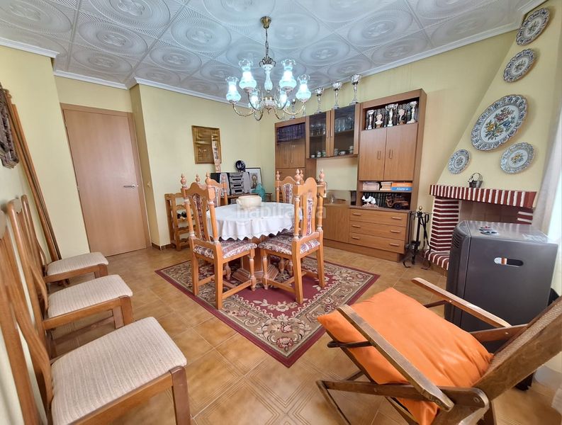 Foto 192fdb87-a531-462b-87e7-ccffeebd2ec0. Casa amb xemeneia aparcament a Turís