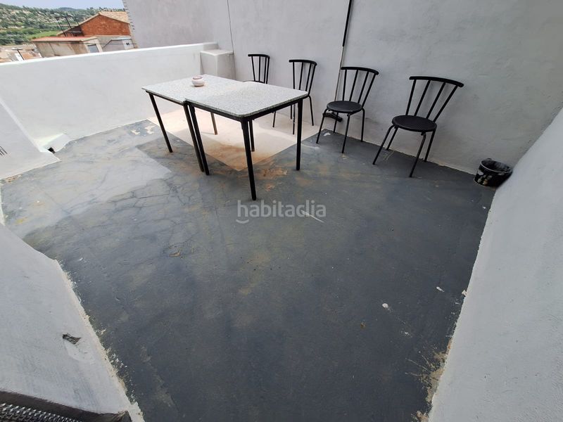 Foto 338e46e7-6e9c-4360-bf53-26af49b62509. Casa amb xemeneia aparcament a Turís