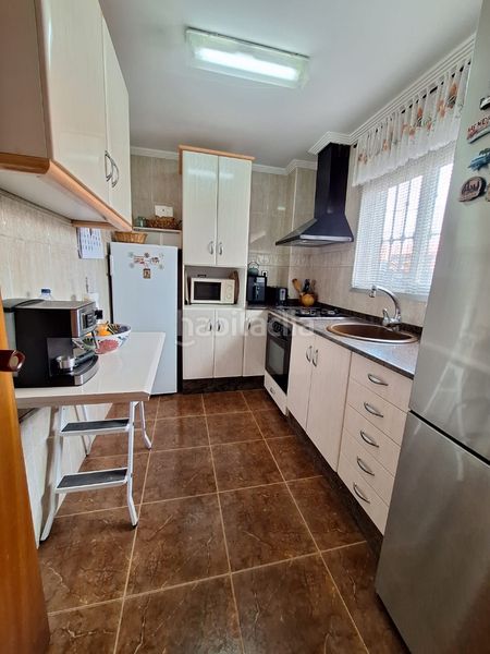 Foto c55d315b-d403-464e-830e-4794d43ca876. Casa amb xemeneia aparcament a Turís