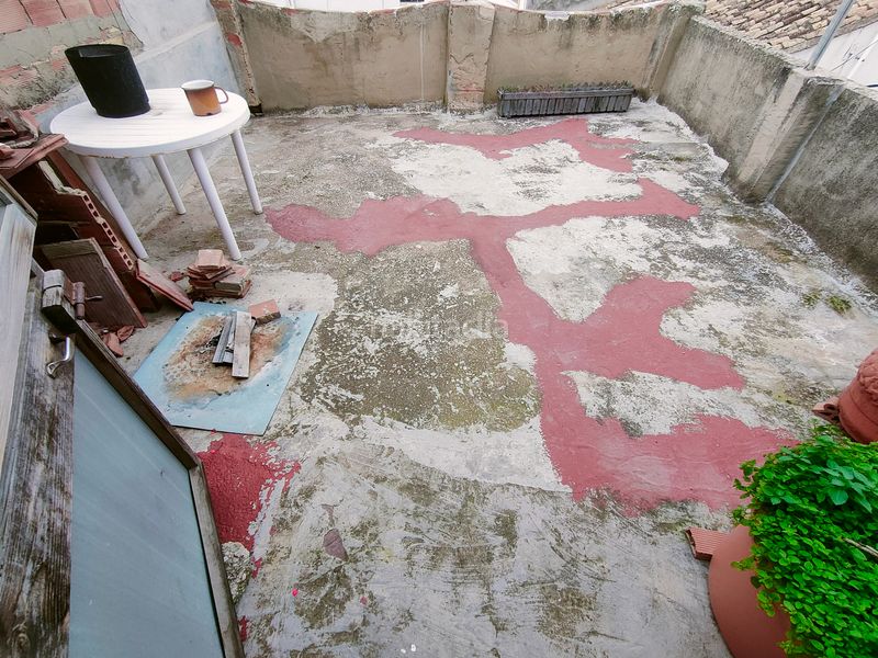 Foto 20f9666c-0bc7-44a4-a056-3afb63378b0b. Casa amb xemeneia a Monserrat