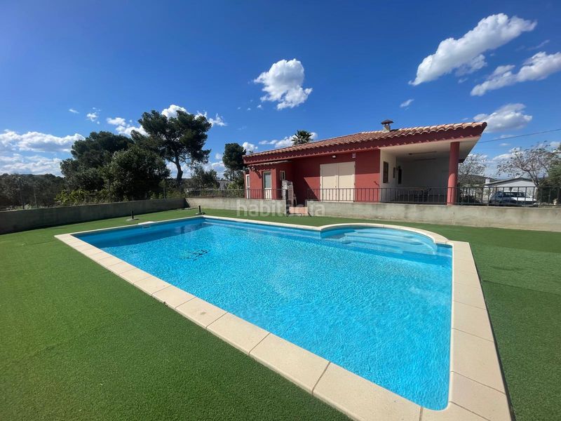 Foto a4c00134-ceea-47f2-9277-5c93bd9235b2. Xalet amb piscina a Catadau