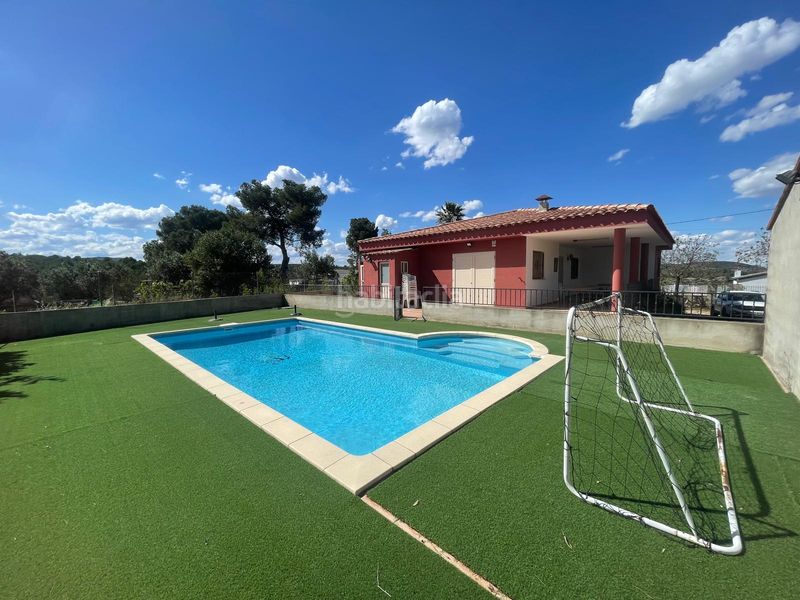 Foto f6ac38d6-4783-4340-b61f-e9ef54d45017. Xalet amb piscina a Catadau