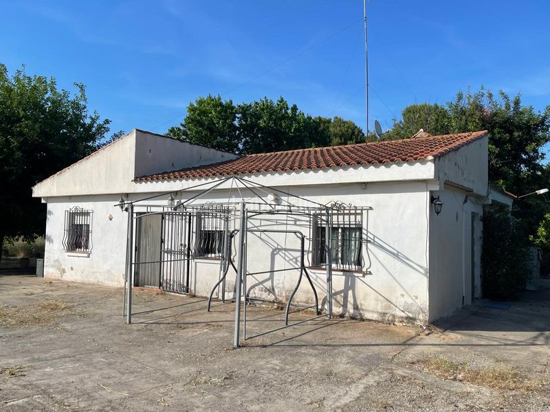 Foto e226ab22-47cf-461c-9c64-4558a06b2516. Xalet amb xemeneia piscina a Pedralba