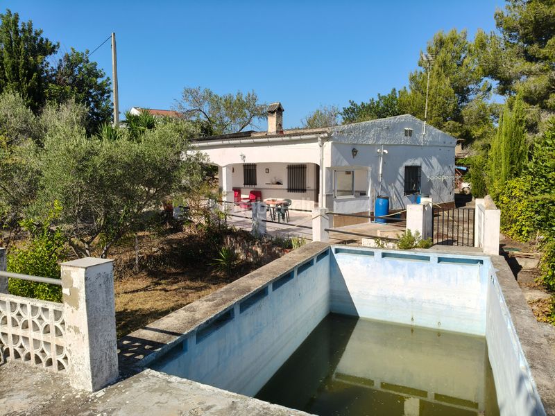 Foto 5828801f-bffd-469c-9f48-ddbbdb11b4c6. Xalet amb piscina a Turís