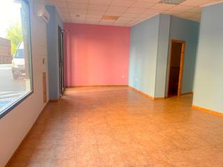 Lloguer Local Comercial a Moixent. Estupendo local comercial