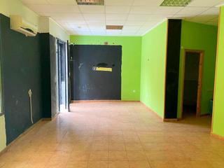 Lloguer Local Comercial a Moixent. Estupendo local comercial