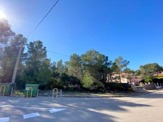 Terreny residencial a Moixent. Solar urbano en cumbres de valencia