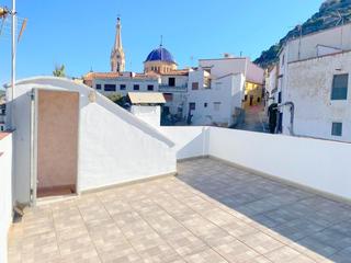 Casa en Moixent. Casa reformada con terraza