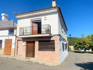 Appartamento in Enguera. Piso reformado, luminoso y rodeado de naturaleza