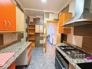 Lloguer Pis  Calle virgen del amparo. 100to presenta en exclusiva esta hermosa vivienda en planta baja