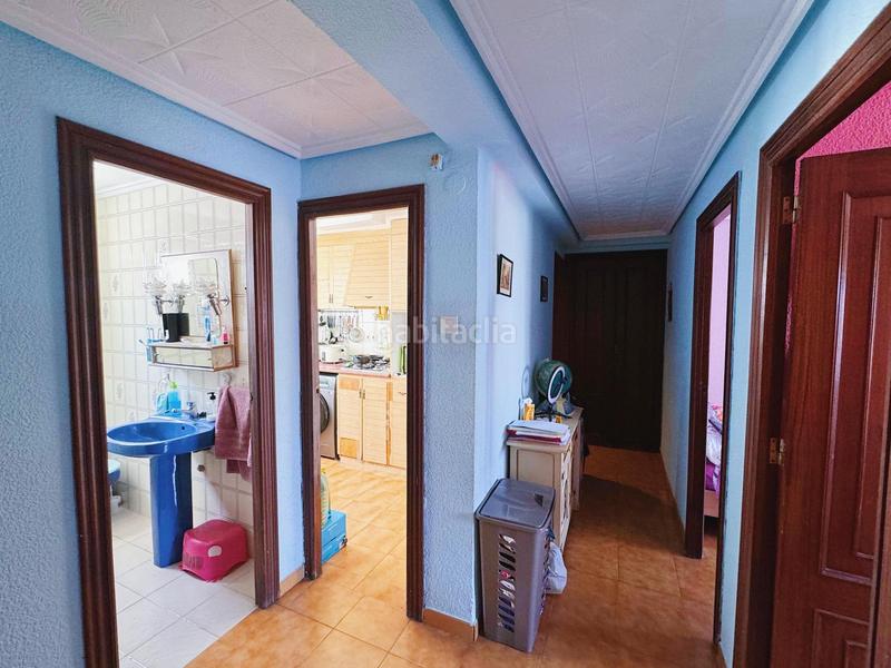 Foto df71fd16-6dbb-45d3-8474-15541e324864. Appartement dans Barrio Benicalap Valencia