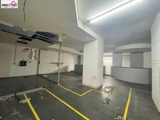 Location Local commercial  Calle de agullent. 100to presenta local en benicalap!
