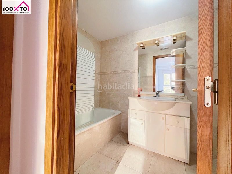 Foto a5b486d8-d0ee-4b49-b5cf-01c94bb76dbf. Pis amb aparcament a Valterna Paterna