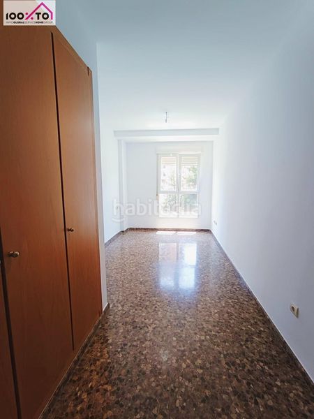 Foto a550b37b-c1e8-4d82-8636-fdbec9198e2d. Pis amb aparcament a Valterna Paterna