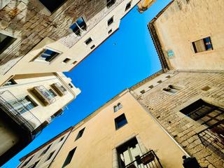 Miete Zweistöckige Wohnung in Carrer de la cort reial 11. Excelente duplex totalmente equipado para passar una temporada e