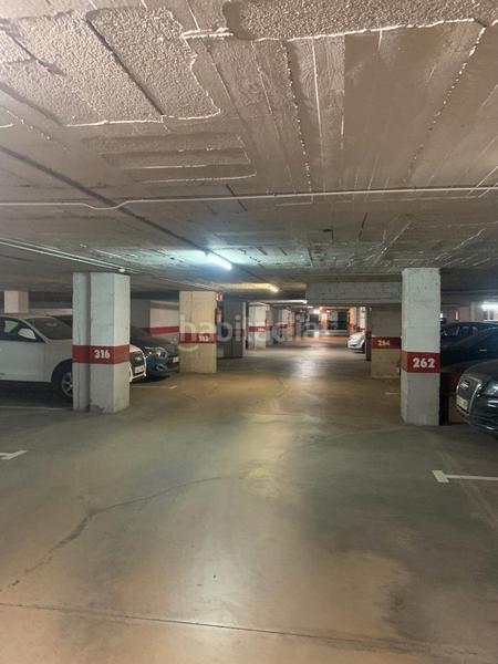 Foto ef7a337d-41a4-45ee-ae66-c8b8a8b24213. Aparcament cotxe a carrer emili grahit 2c a Eixample Sud-Migdia Girona