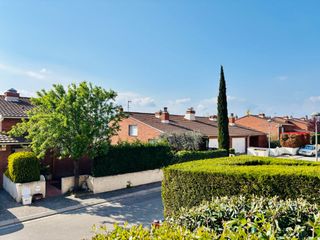 Affitto Chalet in Montilivi. Casa a 4 vientos en alquiler en montilivi (girona)