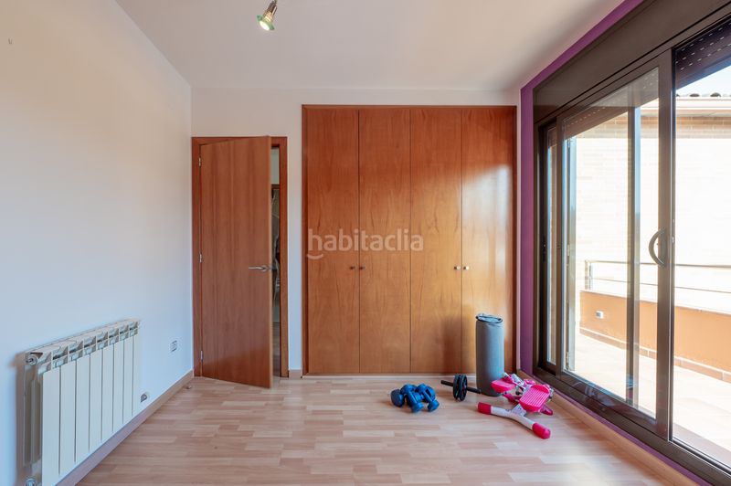 Foto e9cdee80-b704-4181-b7b1-08f7eee4bc5e. Xalet amb xemeneia calefacció aparcament piscina a Quart