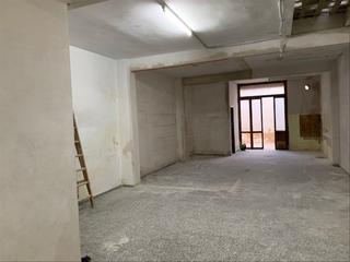 Lloguer Local Comercial a Calle mayor 64. Se alquila bajo en calle mayor