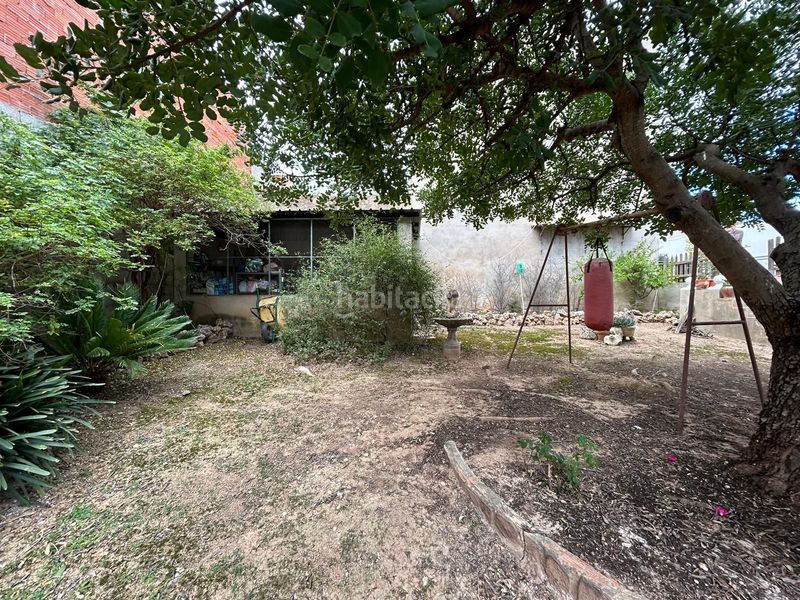 Foto a1eedf89-7915-40c3-ab1b-6e77b96fb8bf. Terreny residencial a carrer eres altes 29 a Riba - roja de Túria