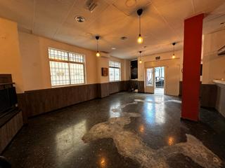 Local Comercial a Riba - roja de Túria. Se vende un local con historia