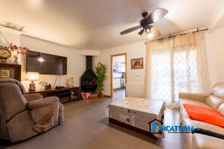 Casa adossada en Loriguilla. Casa adosada en loriguilla: espacio y confort a un paso del tren