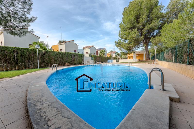 Foto c7eaa5da-f607-4f26-beeb-824869a85c37. Xalet amb aparcament piscina a Riba - roja de Túria