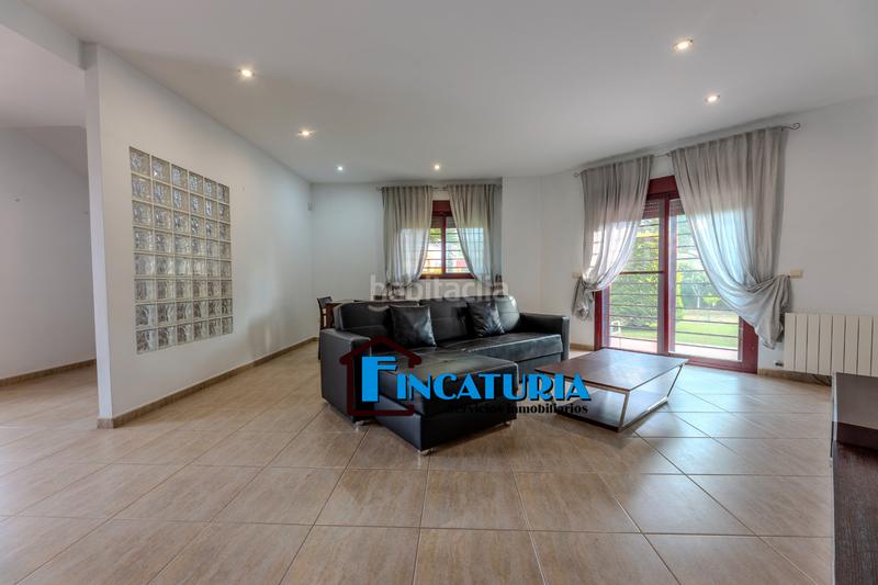 Foto e9d7097b-6ef7-4fe5-af39-d3bd7f30126d. Xalet amb aparcament piscina a Riba - roja de Túria