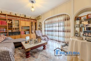 Etagenwohnung in Riba - roja de Túria. Bonita y reformada vivienda