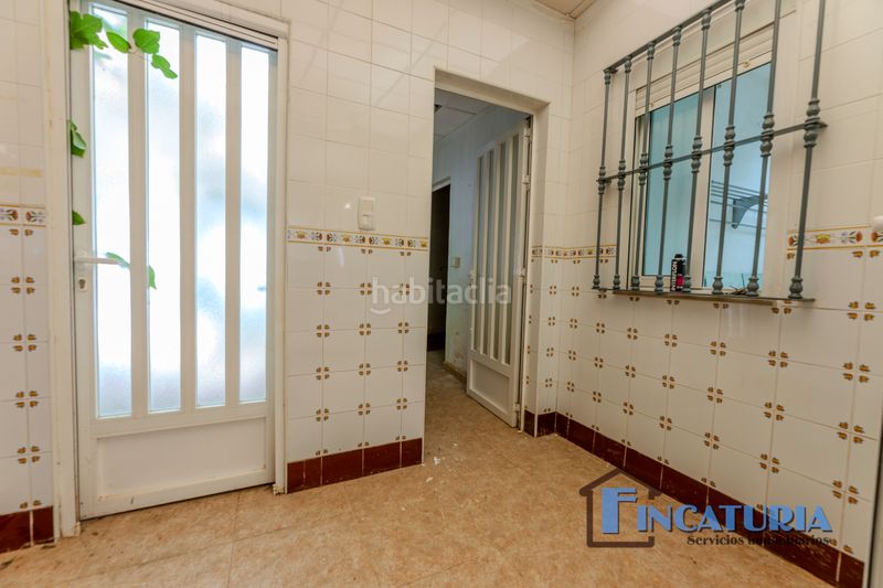 Foto adea1664-0707-4b66-ad39-714e2e1bbd89. Casa a carrer extremadura 25 a Riba - roja de Túria