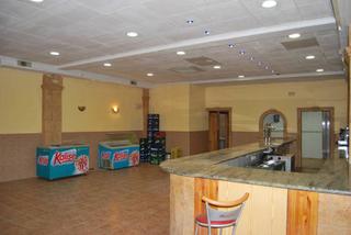 Location Local commercial à Núcleo Urbano. Alquiler de barrestaurante habilitado de 170 m2, centrico