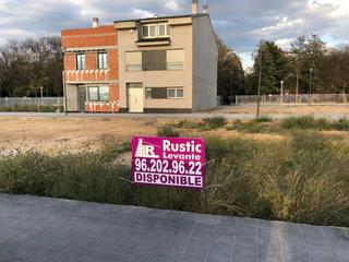 Terreny residencial a Parque de la Bombilla. Estupendo solar junto al parque de la bombilla