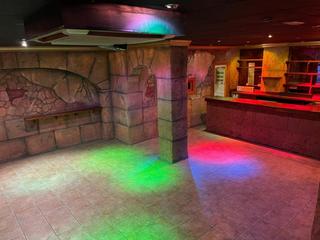 Local Comercial a Parque de la Bombilla. Estupendo local montado como pubdiscoteca