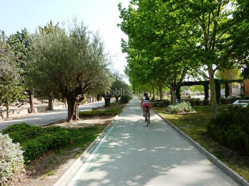 Foto 1d784d39-fd1f-4da5-bd2c-848035023a0f. Xalet amb calefacció aparcament piscina a Urbanizaciones Llíria