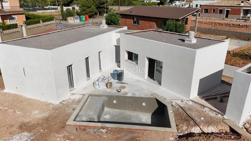 Foto 4f40eb65-9e75-458e-82ed-9111bbf5103c. Xalet amb calefacció aparcament piscina a Urbanizaciones Llíria