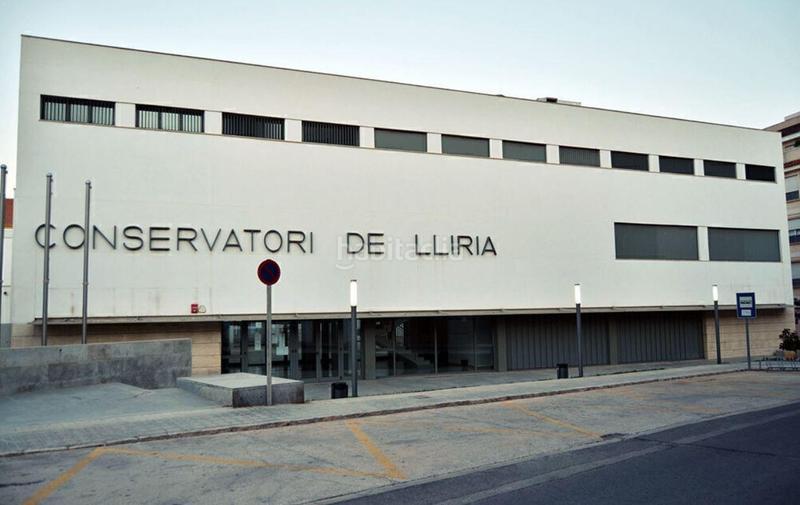 Foto 7e148e24-ef11-4d92-9efb-84388667d9ef. Xalet amb calefacció aparcament piscina a Urbanizaciones Llíria