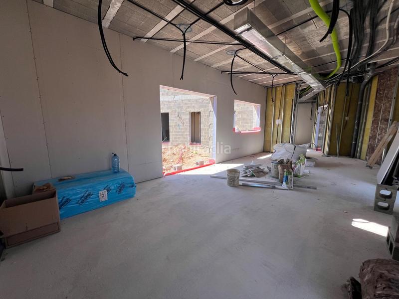 Foto f3a2376a-e63e-4648-b11f-439004f73be4. Xalet amb calefacció aparcament piscina a Urbanizaciones Llíria