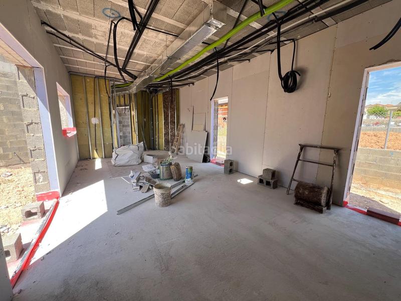 Foto fb892e42-98f9-4236-981b-f0721abc6b60. Xalet amb calefacció aparcament piscina a Urbanizaciones Llíria